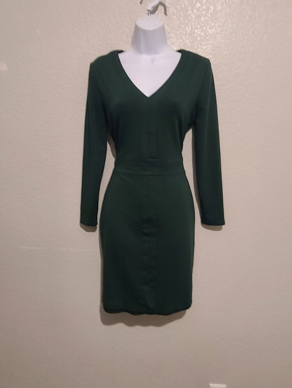 Belle Bagdley Mischka Dark Green Long Sleeve Sheath Dress V Neck Dress Size 2